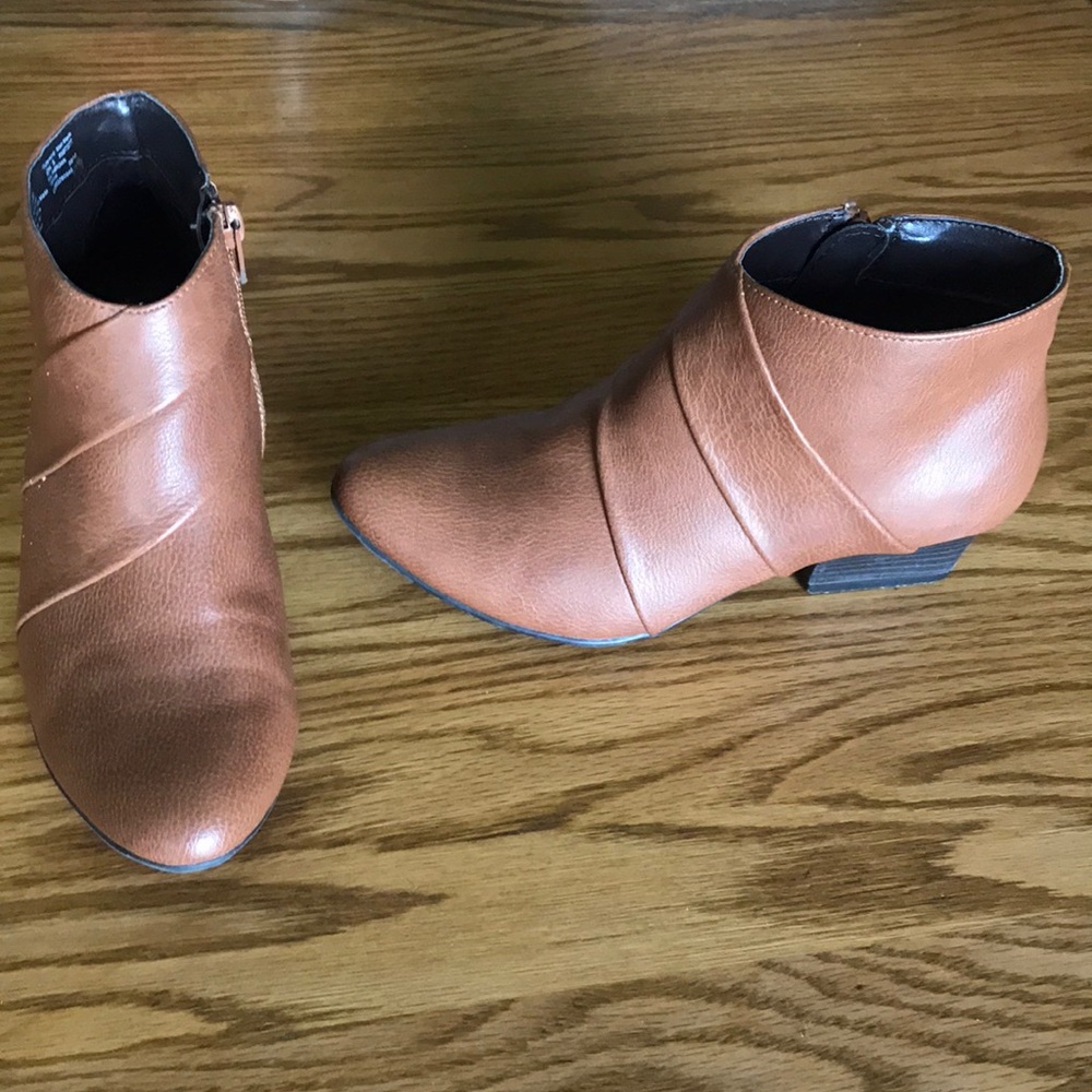 Size 6 Brown Leather Bootie Heels